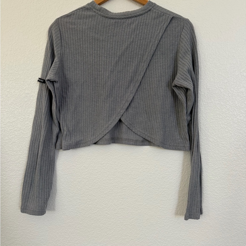 Gray Ribbed Long Sleeve Crop Top - Picture 8 of 10